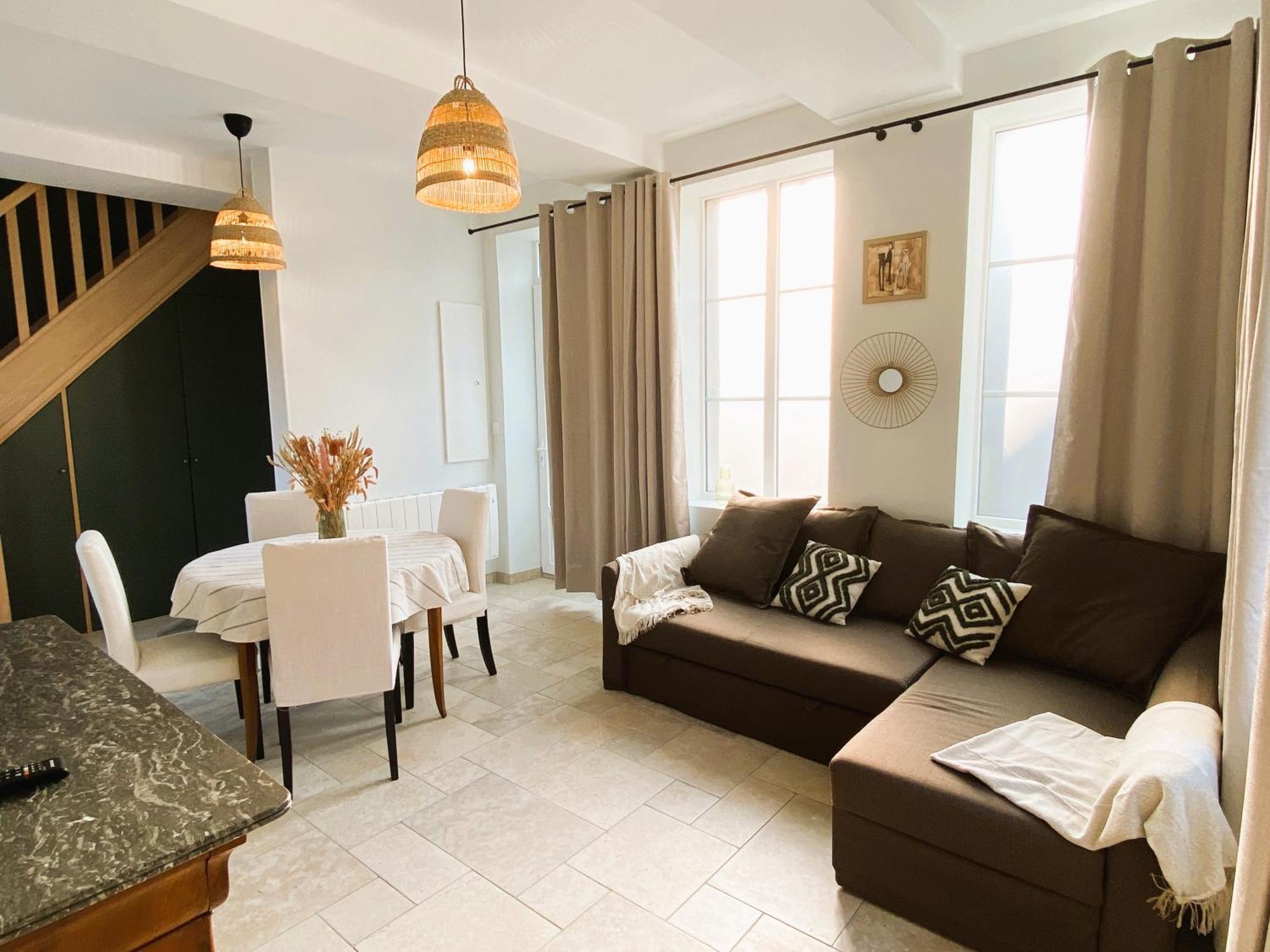 Maison 2 Chambres Avec Parking Et Jardin Noyon Exterior foto