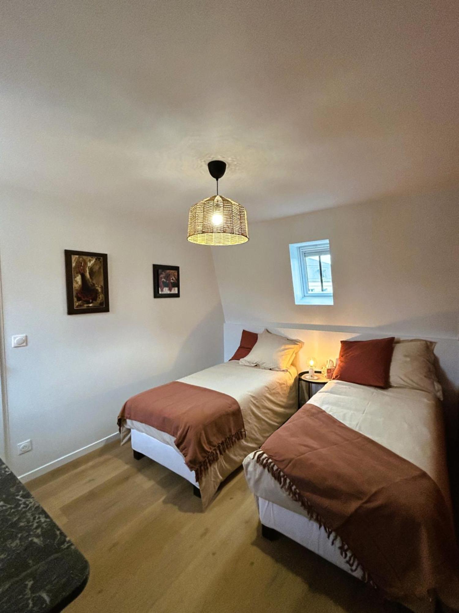 Maison 2 Chambres Avec Parking Et Jardin Noyon Exterior foto